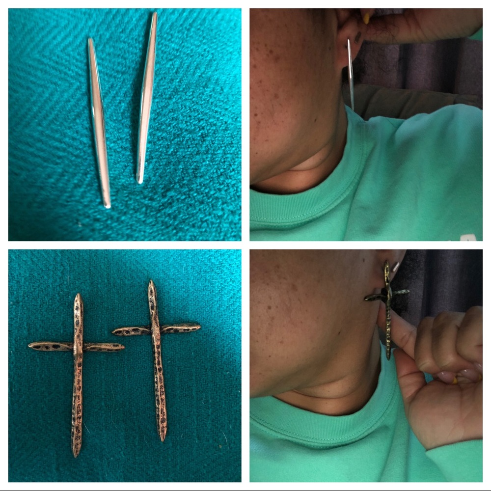 2 pair of post earrings